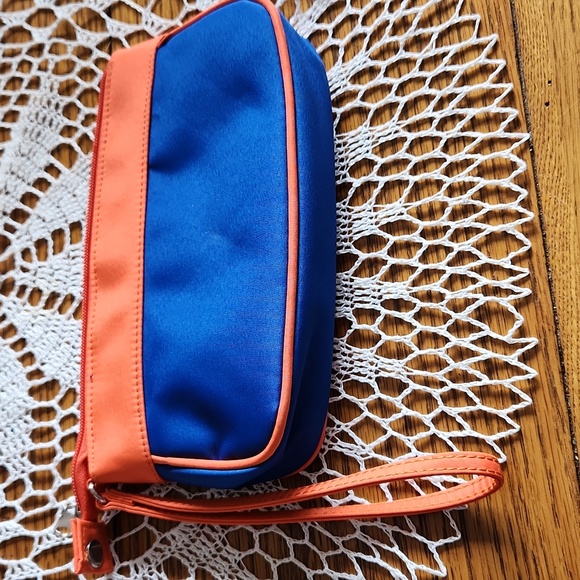 Gator, Women's purse and phone carrier, bundle - Picture 4 of 12